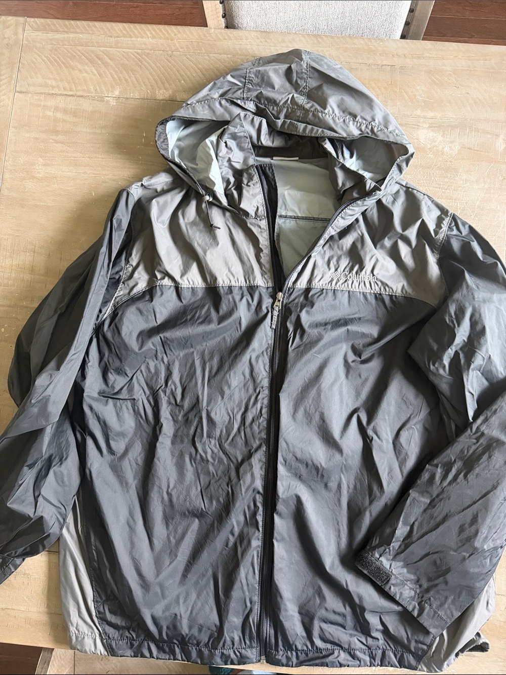 Columbia Men's Two-Tone Gray Hooded Packable Windbreaker